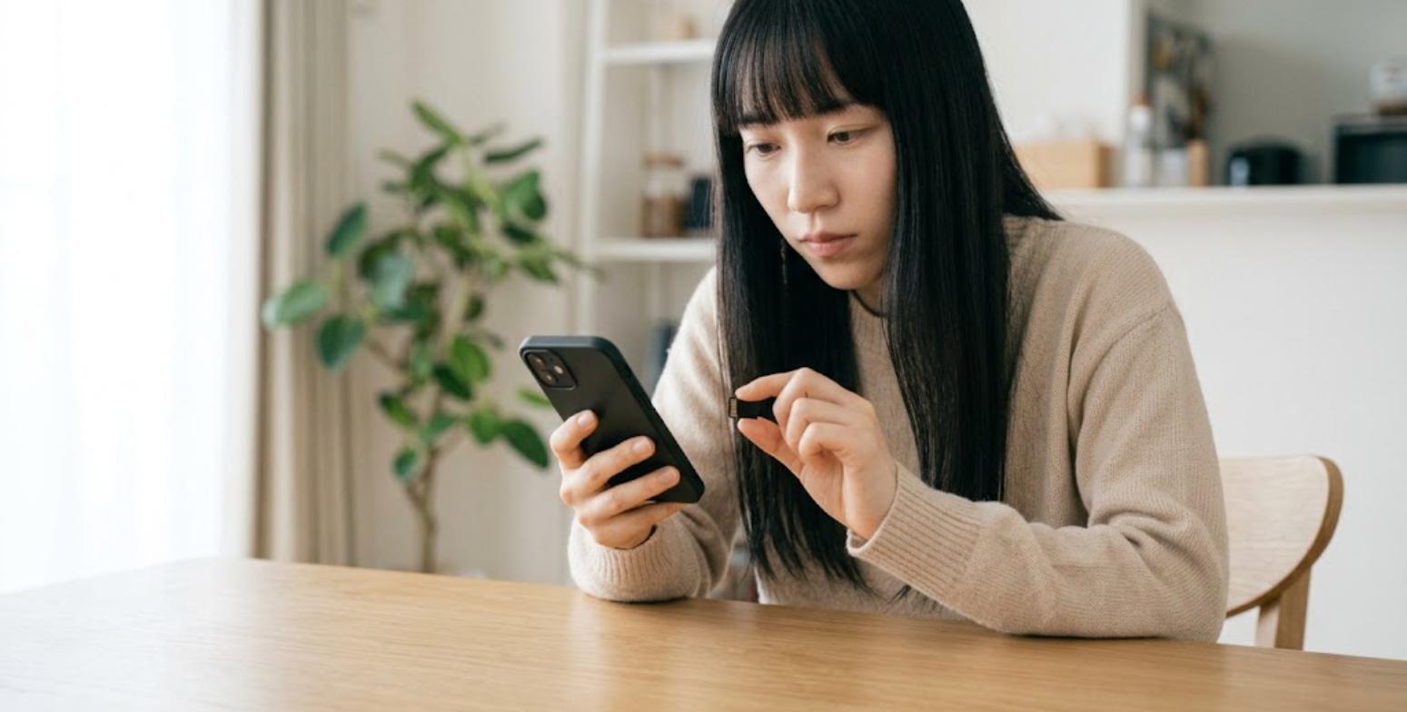 GBAエミュのセーブデータをバックアップする女性